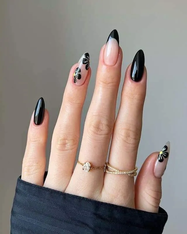 Come in TJ nail. You will have 1 set of beautiful nail and 10% discount on gel x today.